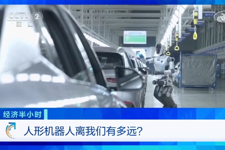 中央电视台《经济半小时》栏目对公海jcjc5500机器人的专题报道